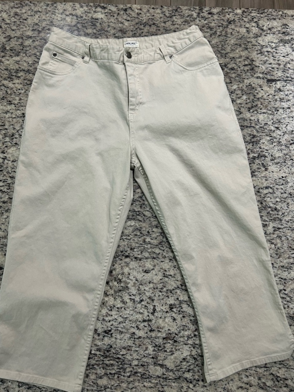 Cherokee Women’s Stretch Size 12 Beige Denim Capri Jeans